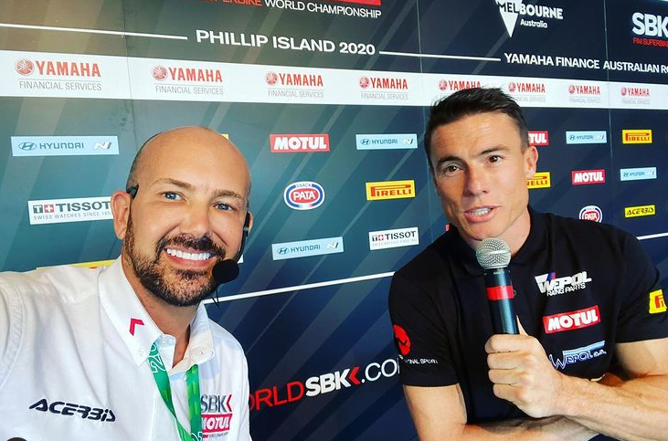 Toseland est passé du guidon au micro ...