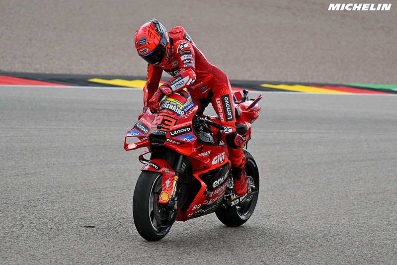 Marc Marquez fessée