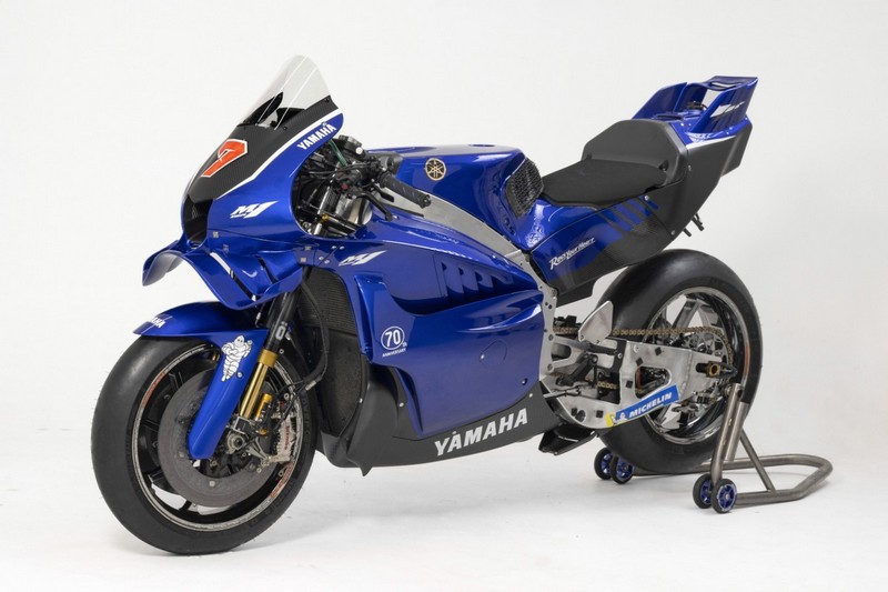 Yamaha M1 V4